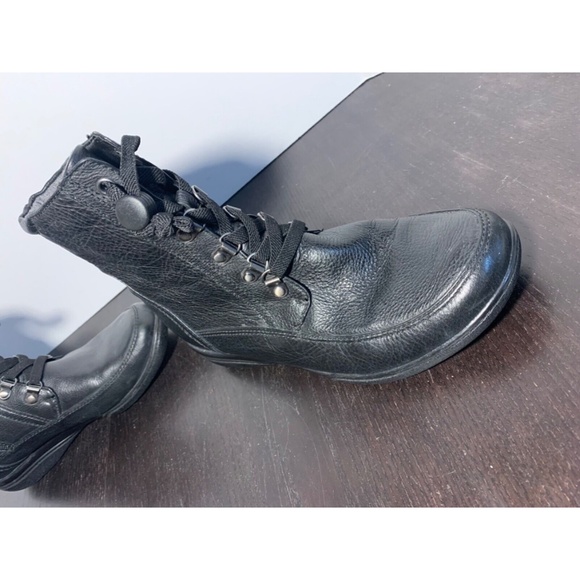 Clarks Collection Black Combat Style Leather Boots Size 8M - Picture 4 of 16